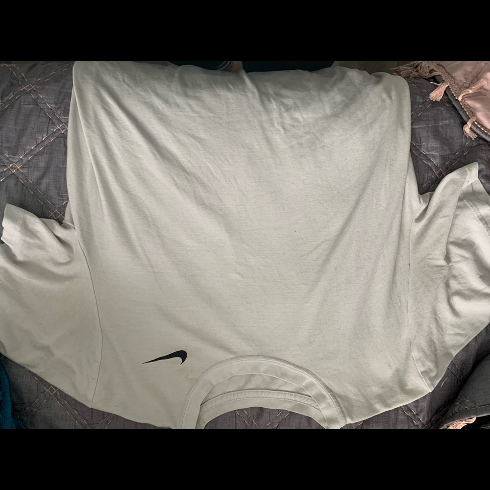 men’s nike tee shirt simple